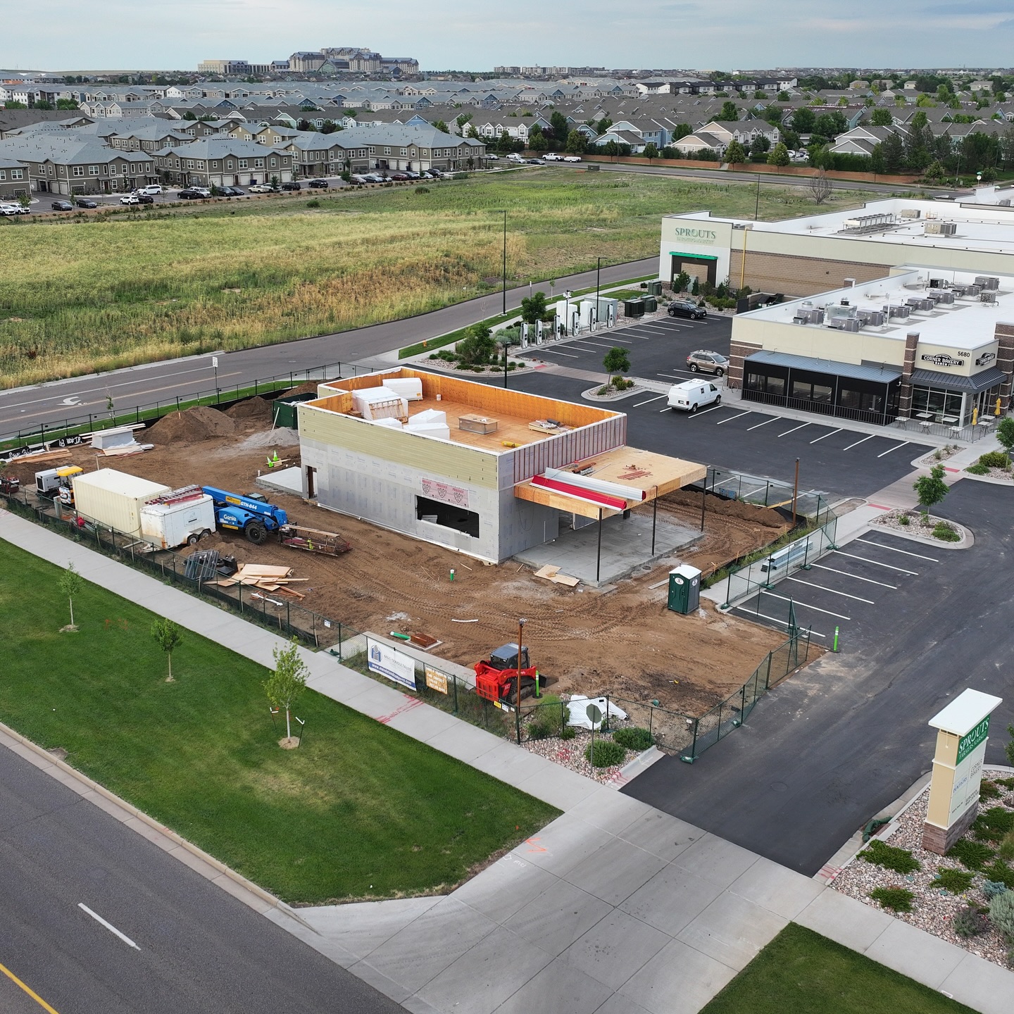 Daves Hot Chicken Expands in Northeast Denver with New Location