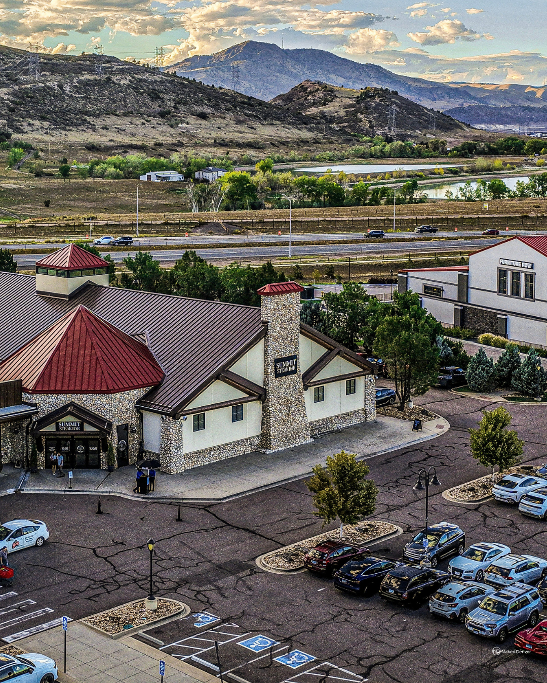 Summit Steak Bar Brings Chicago Restaurant Experience to Littleton